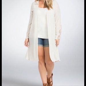 Torrid long sleeve duster with crochet sleeves